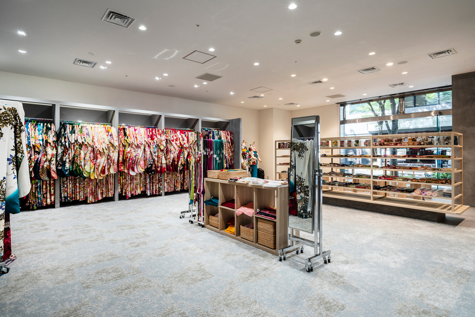 IDOL 新横浜マリノス通り店